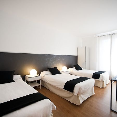 Super Balmes Guest House برشلونة المظهر الخارجي الصورة