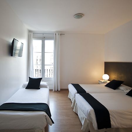 Super Balmes Guest House برشلونة المظهر الخارجي الصورة