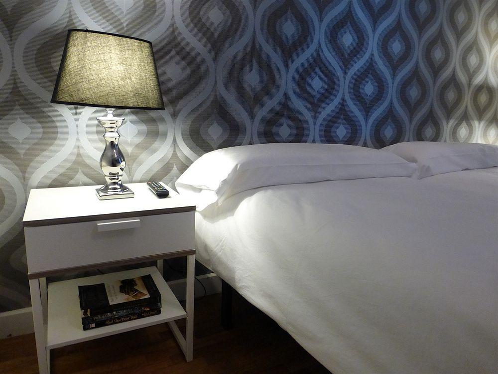 Super Balmes Guest House برشلونة المظهر الخارجي الصورة