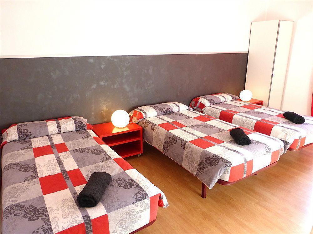 Super Balmes Guest House برشلونة المظهر الخارجي الصورة