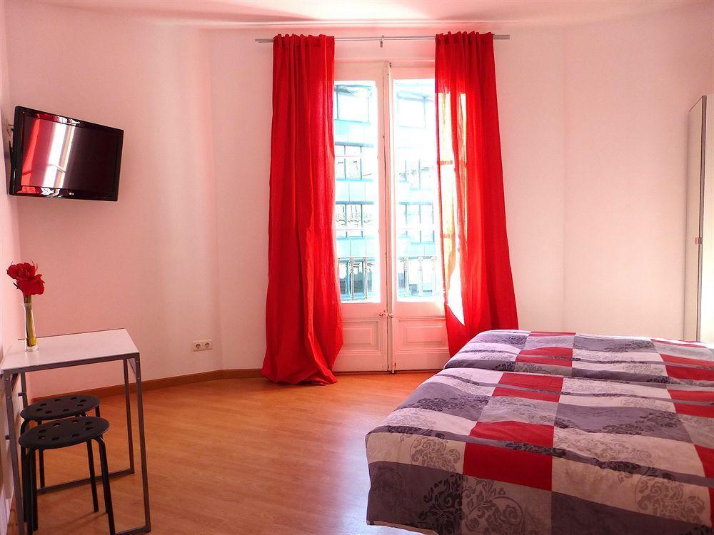 Super Balmes Guest House برشلونة المظهر الخارجي الصورة