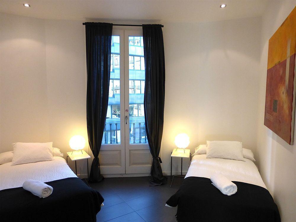 Super Balmes Guest House برشلونة المظهر الخارجي الصورة