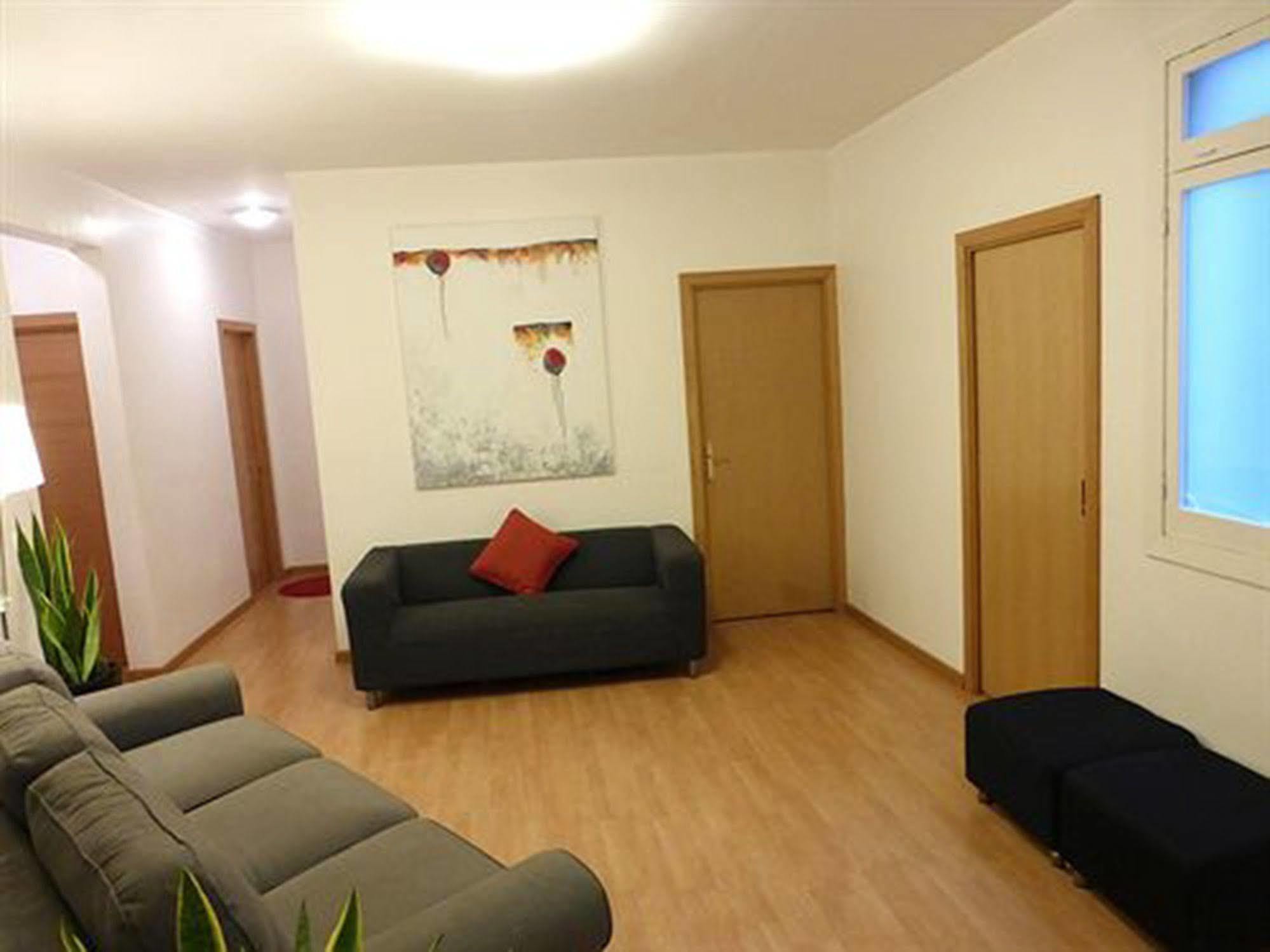 Super Balmes Guest House برشلونة المظهر الخارجي الصورة