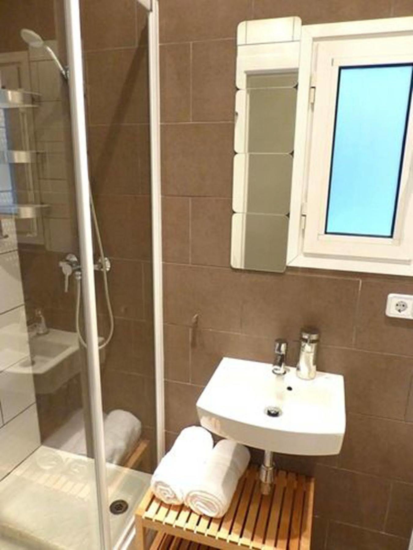 Super Balmes Guest House برشلونة المظهر الخارجي الصورة