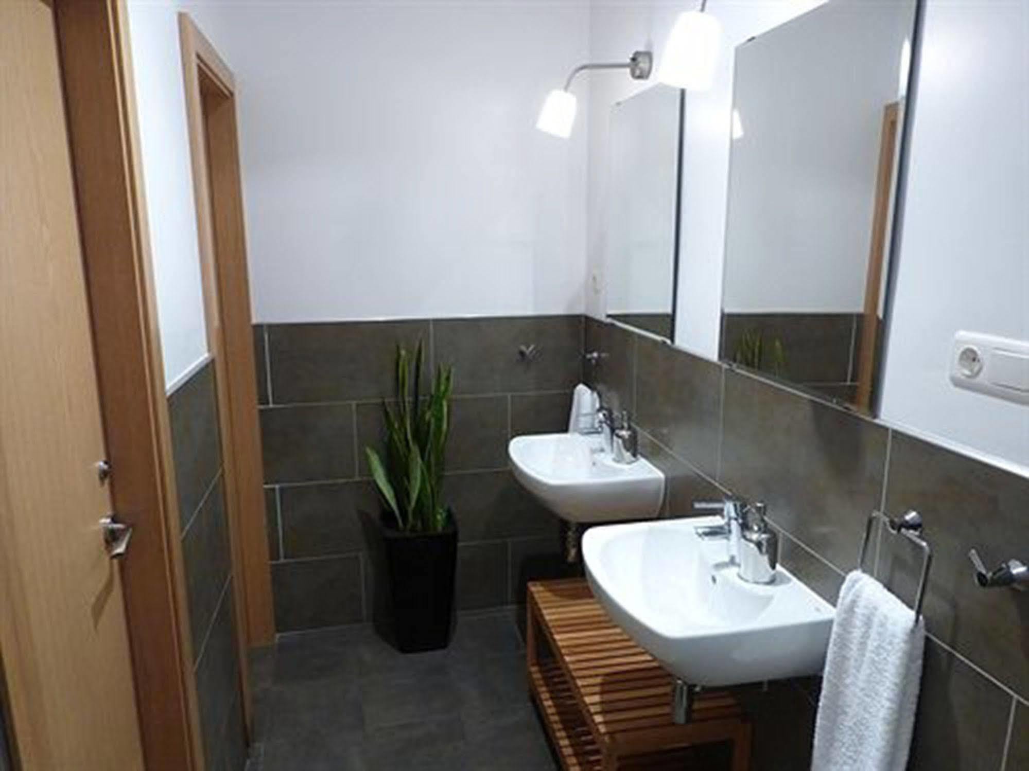 Super Balmes Guest House برشلونة المظهر الخارجي الصورة