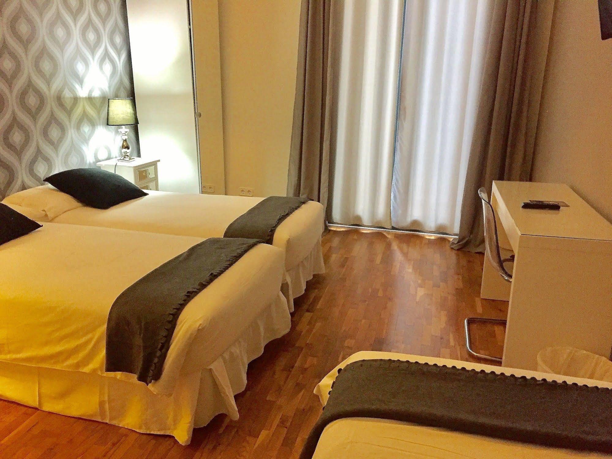 Super Balmes Guest House برشلونة المظهر الخارجي الصورة