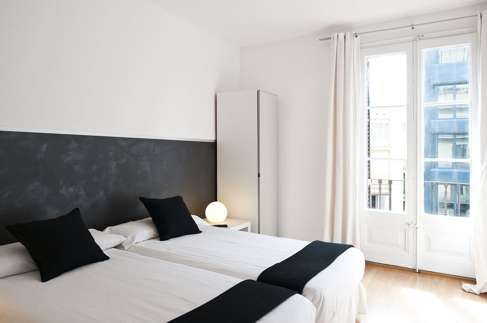 Super Balmes Guest House برشلونة المظهر الخارجي الصورة